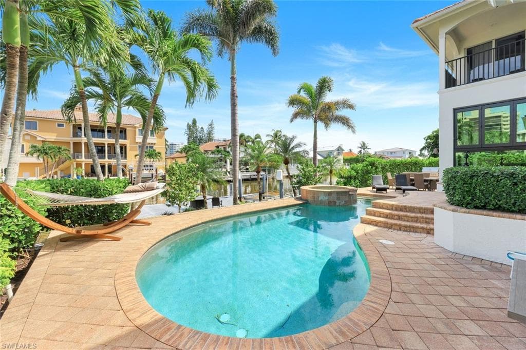 155 Heron Ave, Naples, FL 34108-29