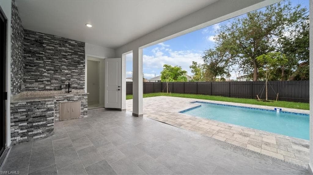 27 8th Pl, Cape Coral, FL 33991-18