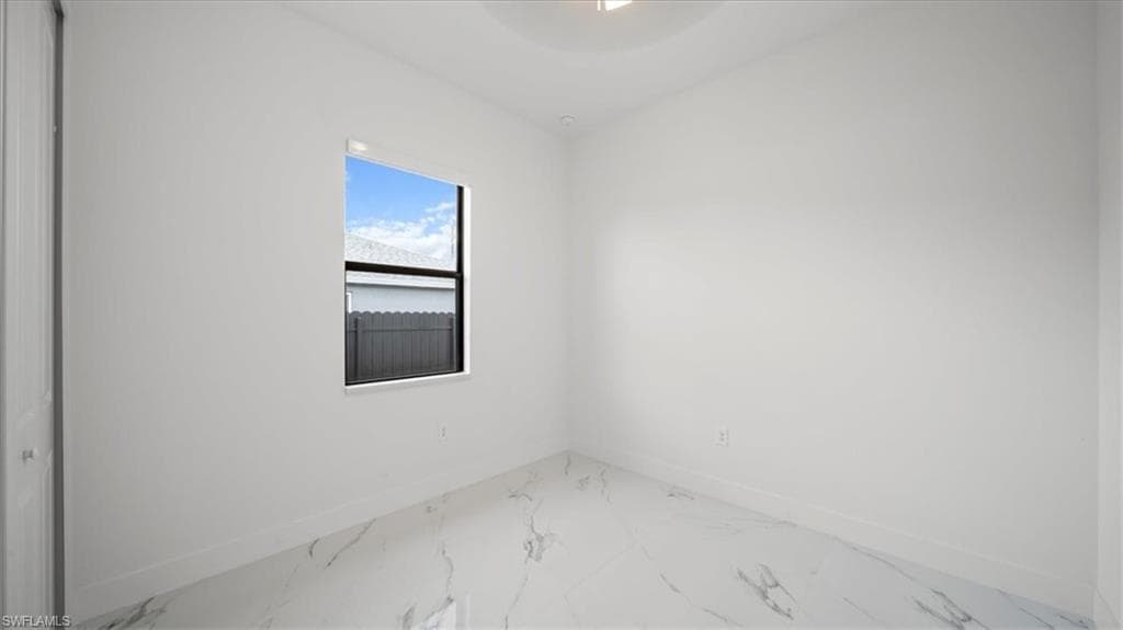 27 8th Pl, Cape Coral, FL 33991-22