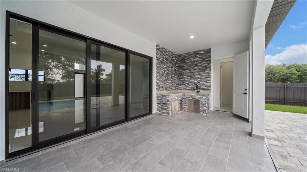 27 8th Pl, Cape Coral, FL 33991-23