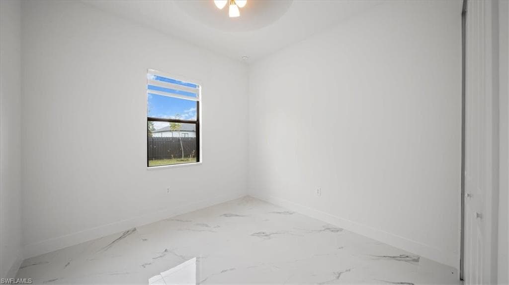 27 8th Pl, Cape Coral, FL 33991-38