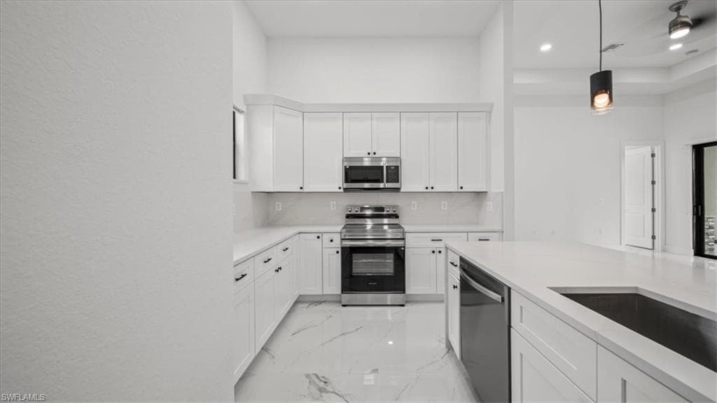 27 8th Pl, Cape Coral, FL 33991-44