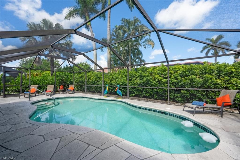229 Countryside Dr, Naples, FL 34104-26