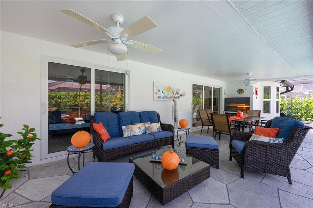 229 Countryside Dr, Naples, FL 34104-33