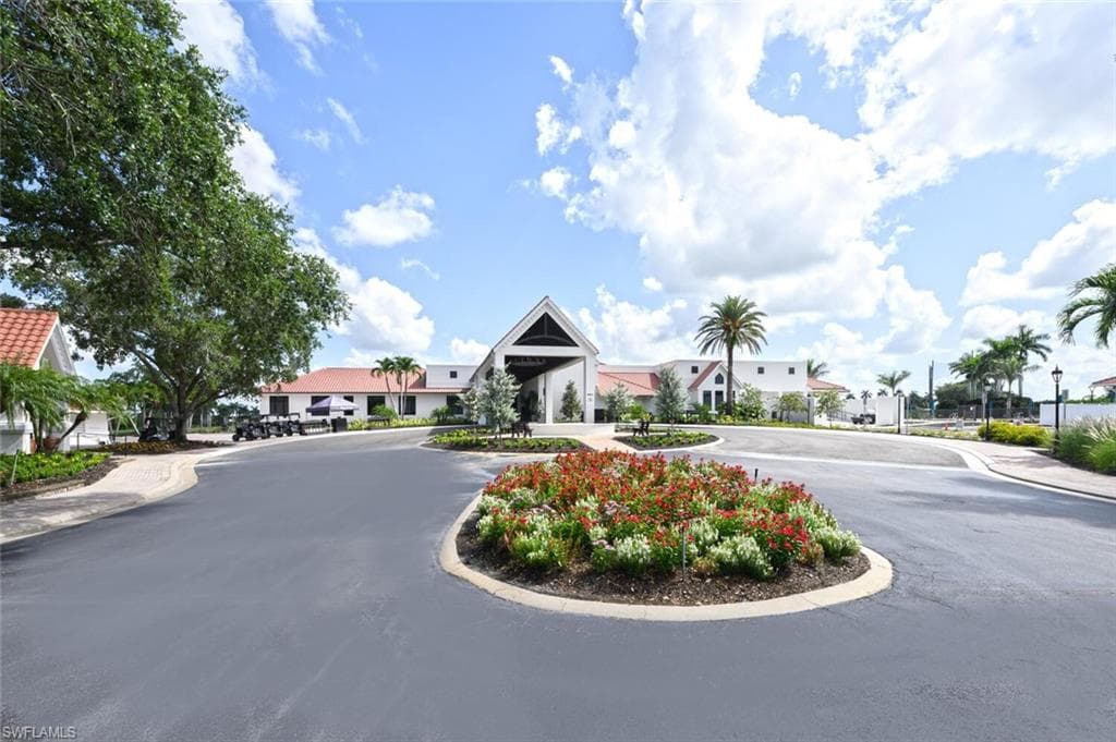 229 Countryside Dr, Naples, FL 34104-40