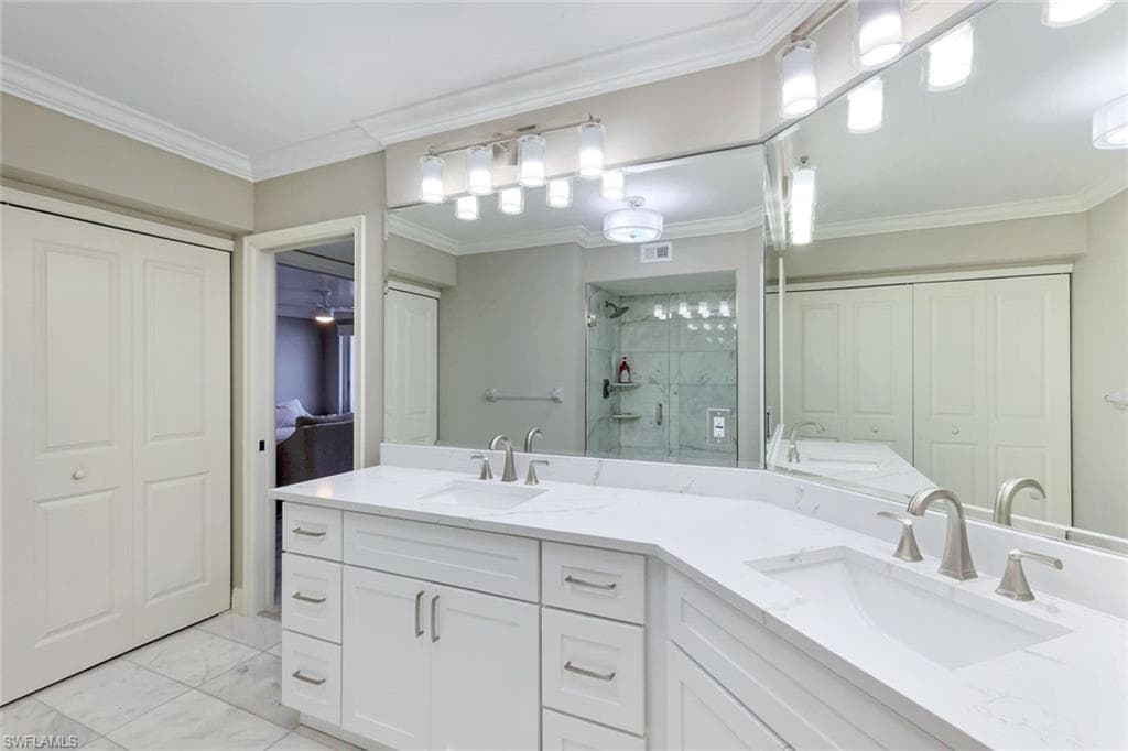 9103 Vanderbilt Dr 2, Naples, FL 34108-12