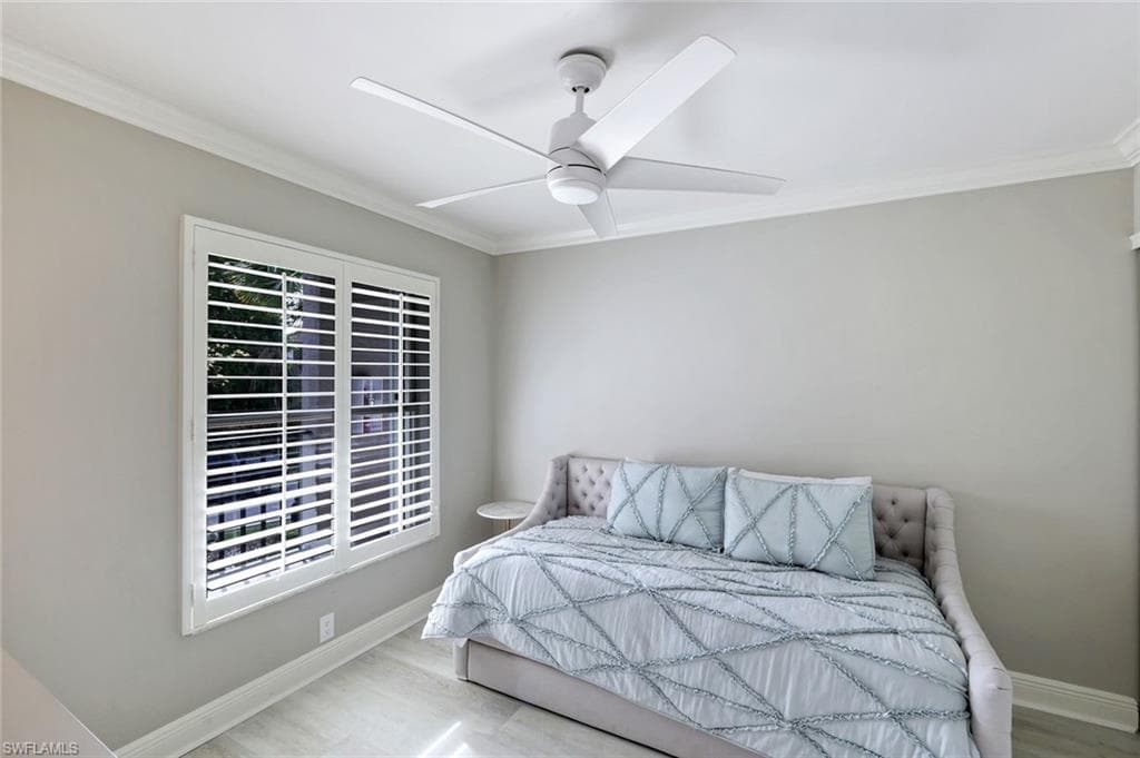 9103 Vanderbilt Dr 2, Naples, FL 34108-17