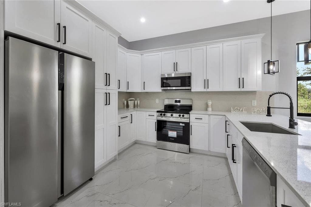 4276 72nd Ave NE, Naples, FL 34120-4