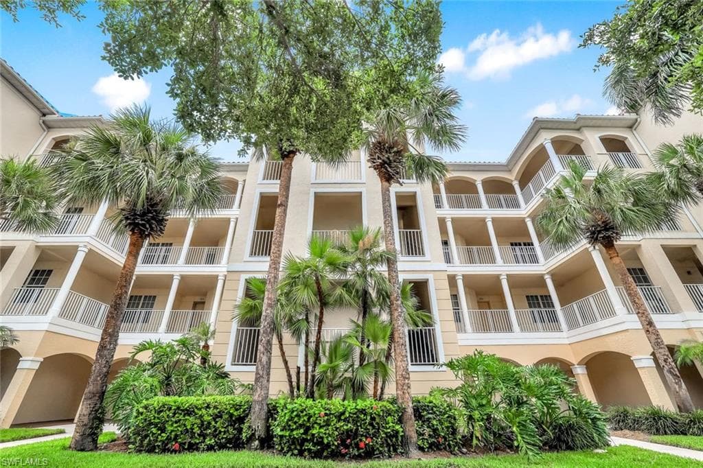 4843 Hampshire Ct 204, Naples, FL 34112-15
