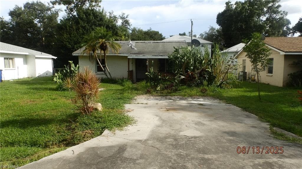 537 Capitol St, North Fort Myers, FL 33903-1