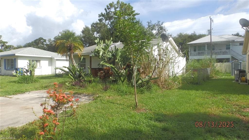 537 Capitol St, North Fort Myers, FL 33903-5