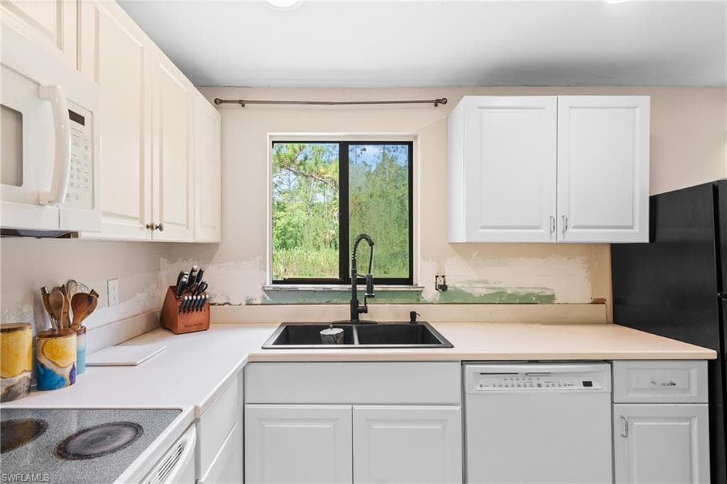 461 16th St SE, Naples, FL 34117-10