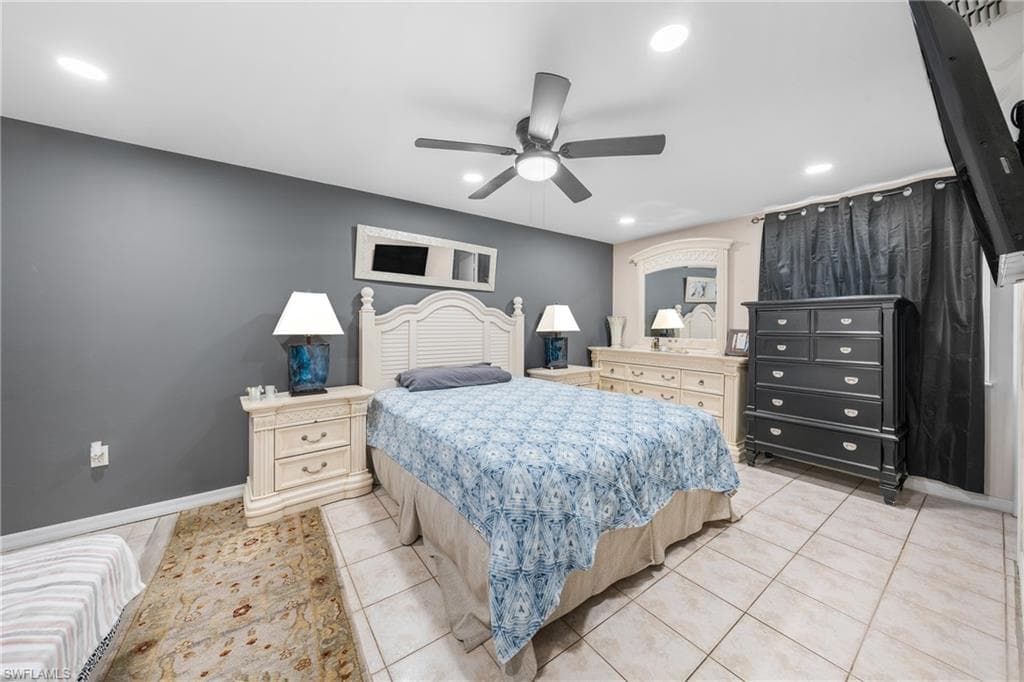 461 16th St SE, Naples, FL 34117-15