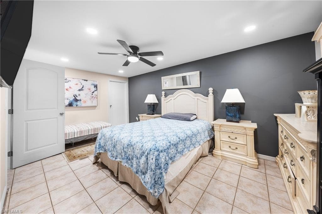 461 16th St SE, Naples, FL 34117-16