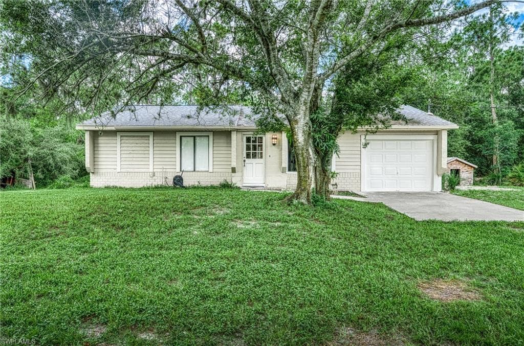 461 16th St SE, Naples, FL 34117-2