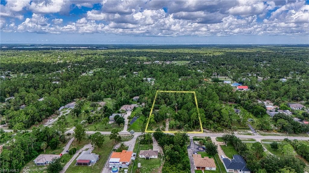 461 16th St SE, Naples, FL 34117-3