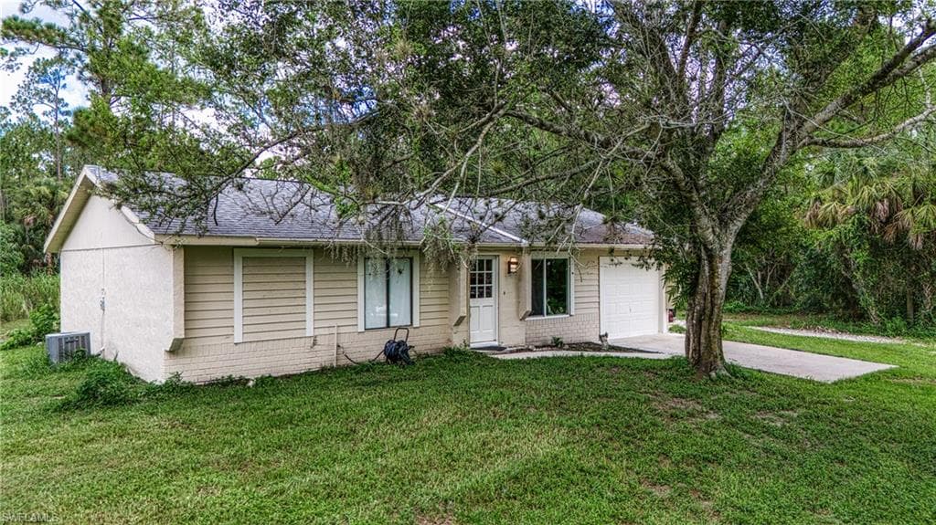 461 16th St SE, Naples, FL 34117-5