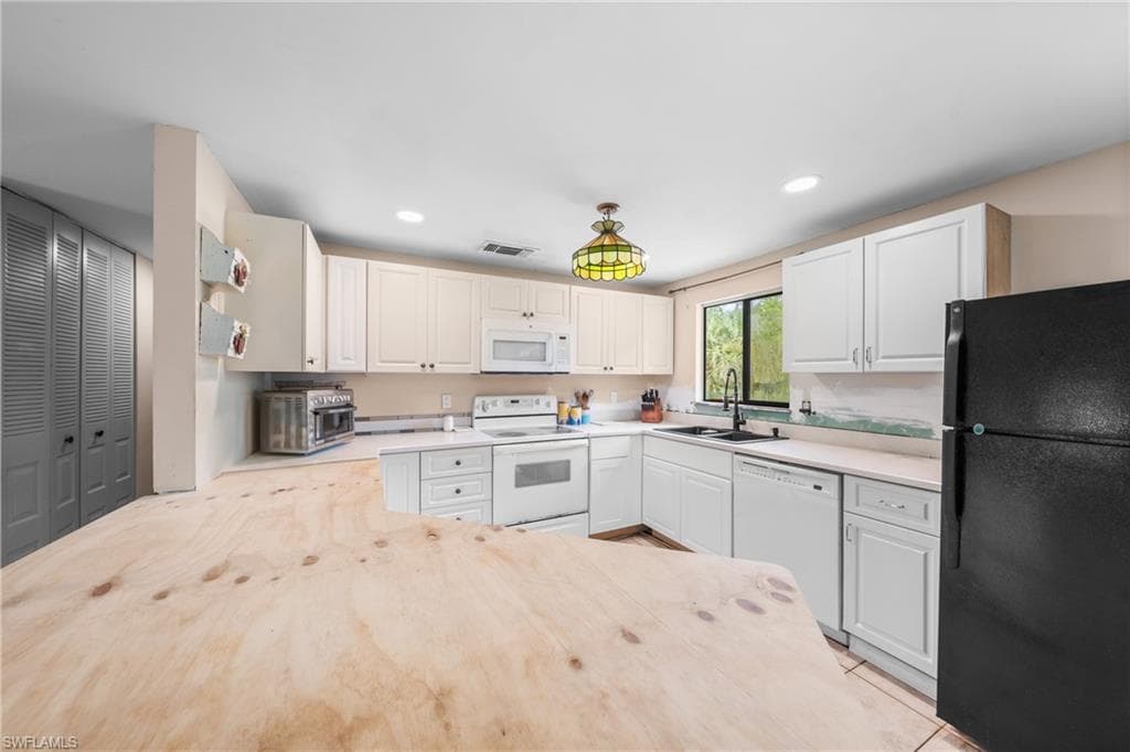 461 16th St SE, Naples, FL 34117-8