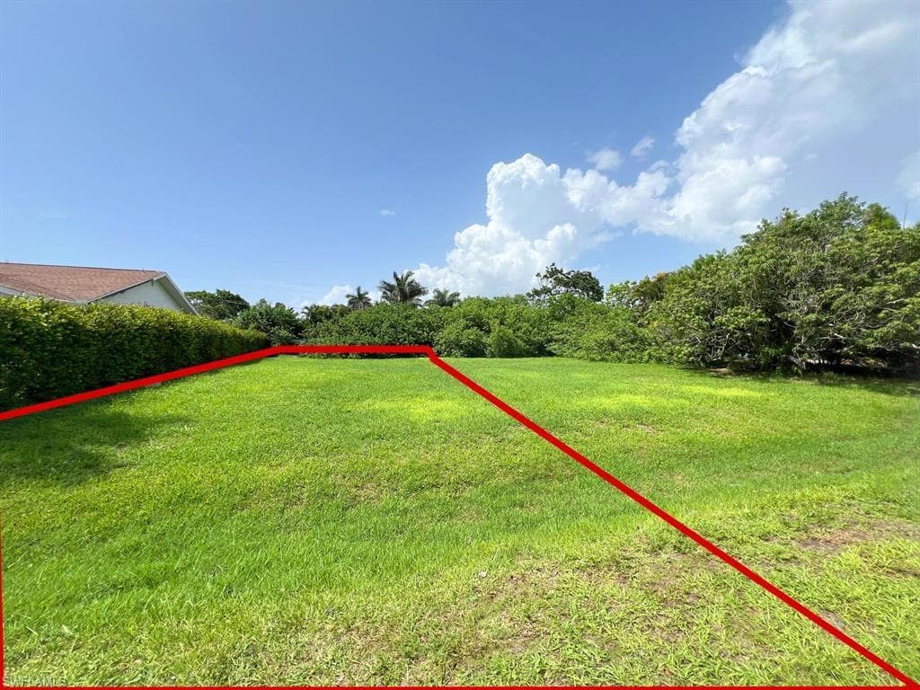 553 100th Ave N, Naples, FL 34108-2