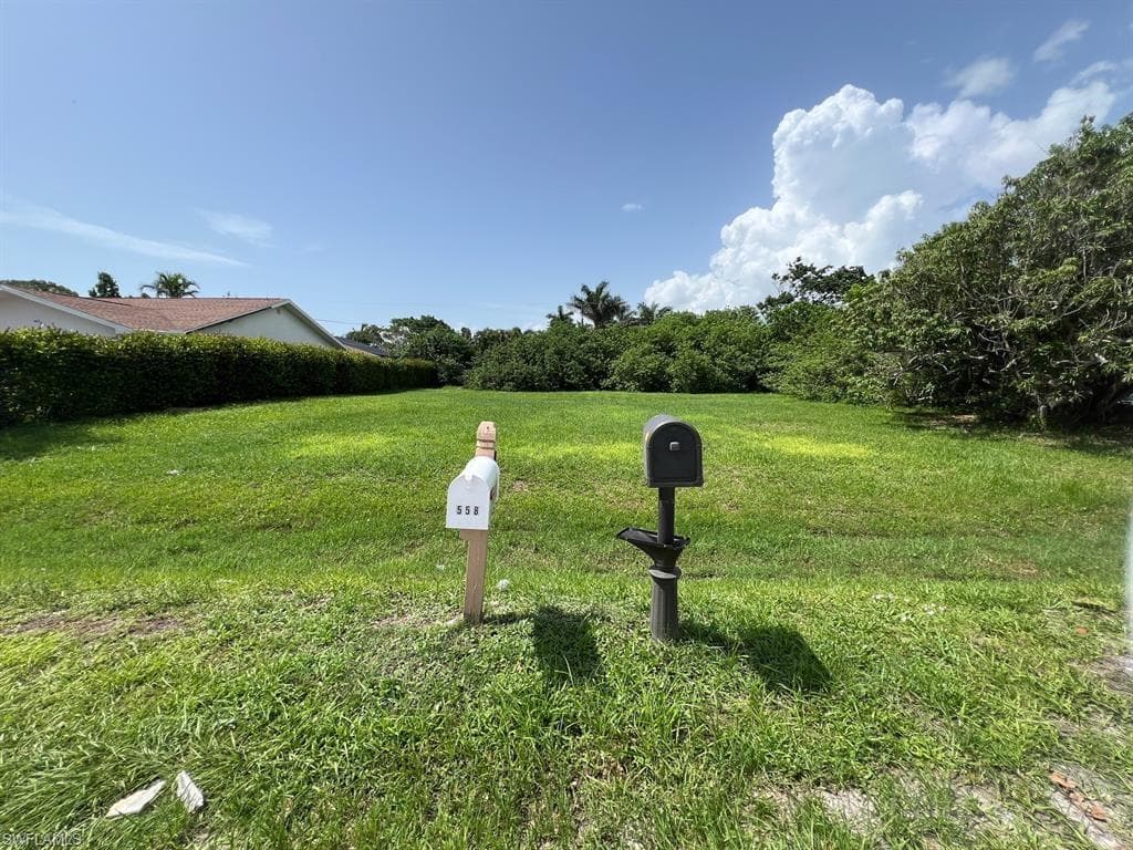 553 100th Ave N, Naples, FL 34108-6