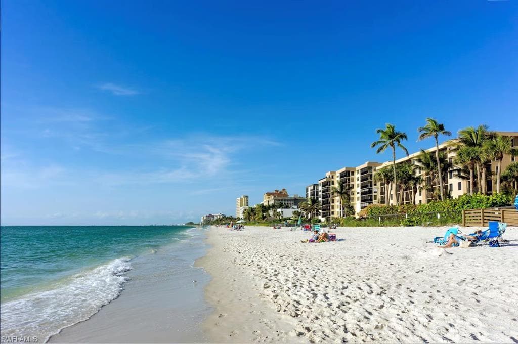 553 100th Ave N, Naples, FL 34108-7