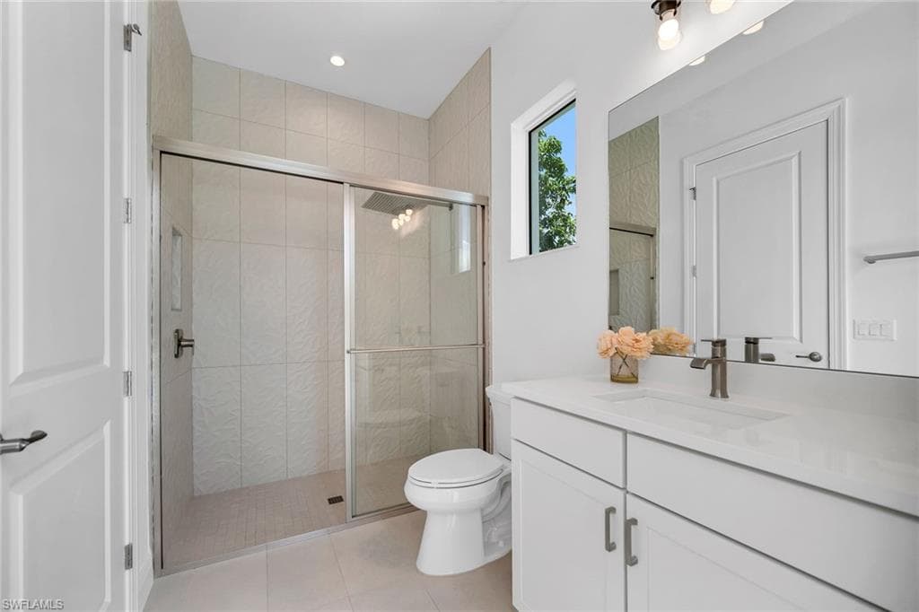 4584 Alhambra Cir, Naples, FL 34103-33