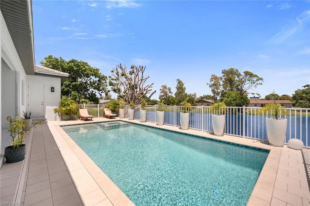 4584 Alhambra Cir, Naples, FL 34103-35