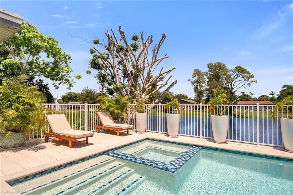 4584 Alhambra Cir, Naples, FL 34103-36