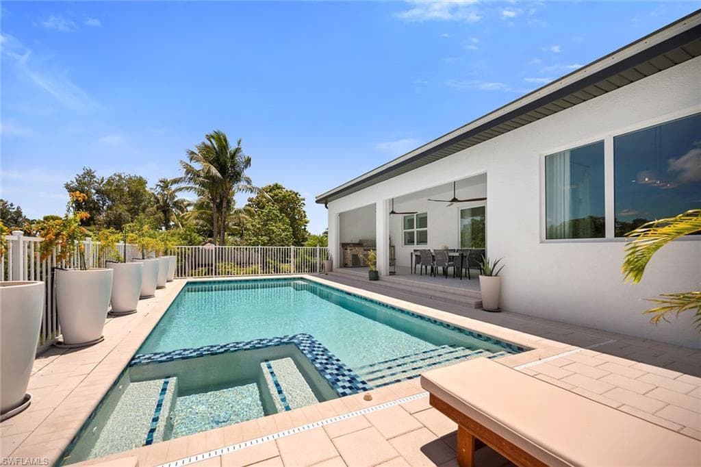 4584 Alhambra Cir, Naples, FL 34103-37
