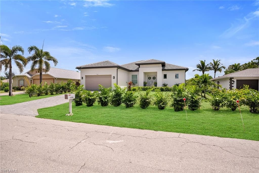 4584 Alhambra Cir, Naples, FL 34103-42