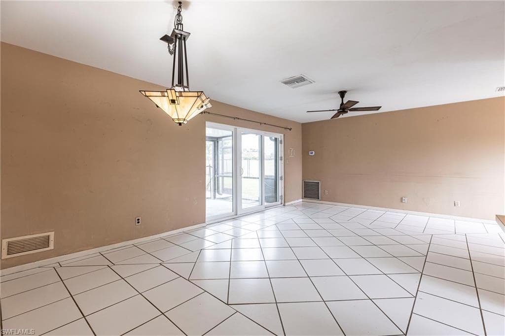 5449 27th Ave SW, Naples, FL 34116-9