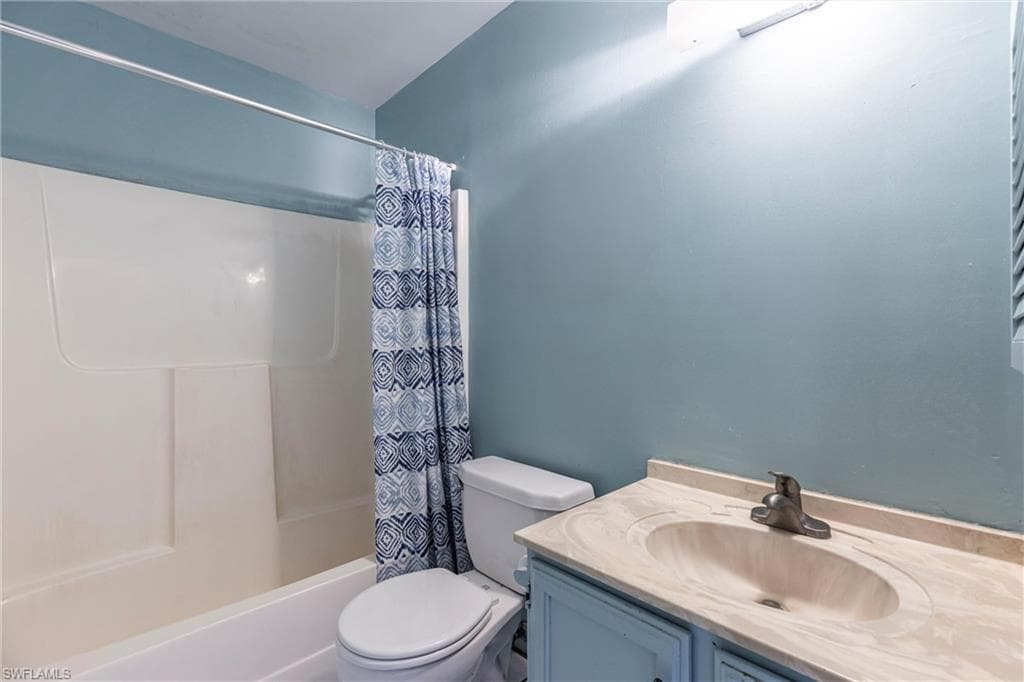 5449 27th Ave SW, Naples, FL 34116-17