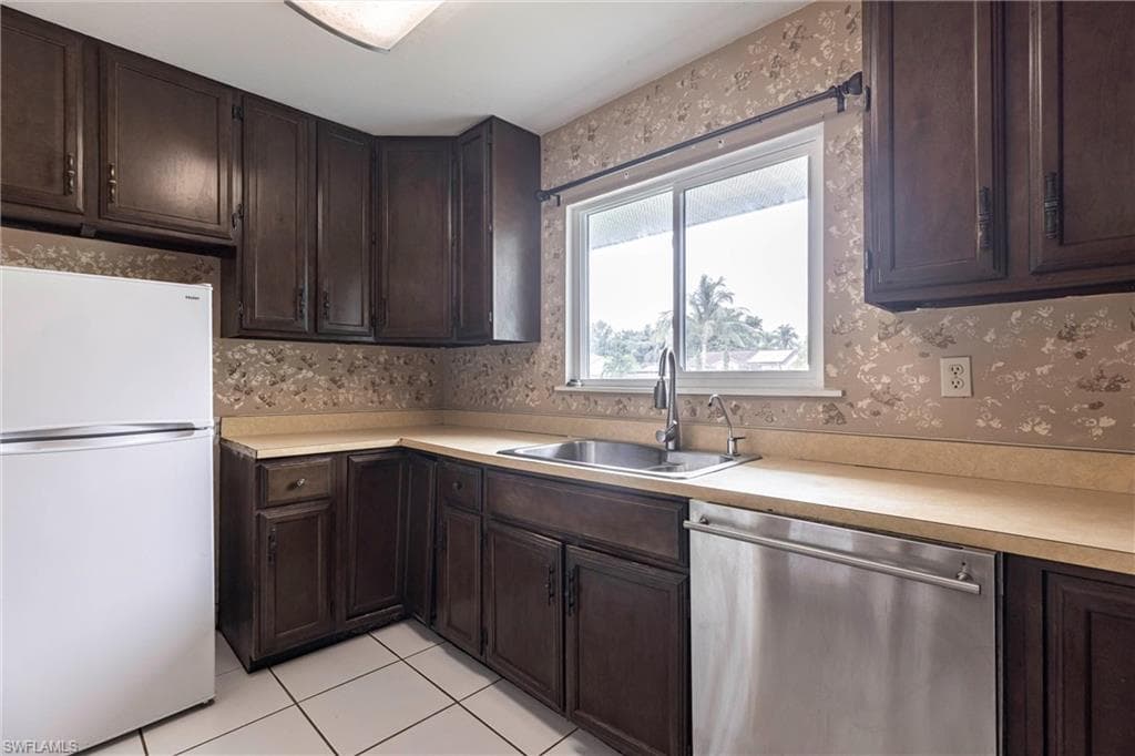 5449 27th Ave SW, Naples, FL 34116-4