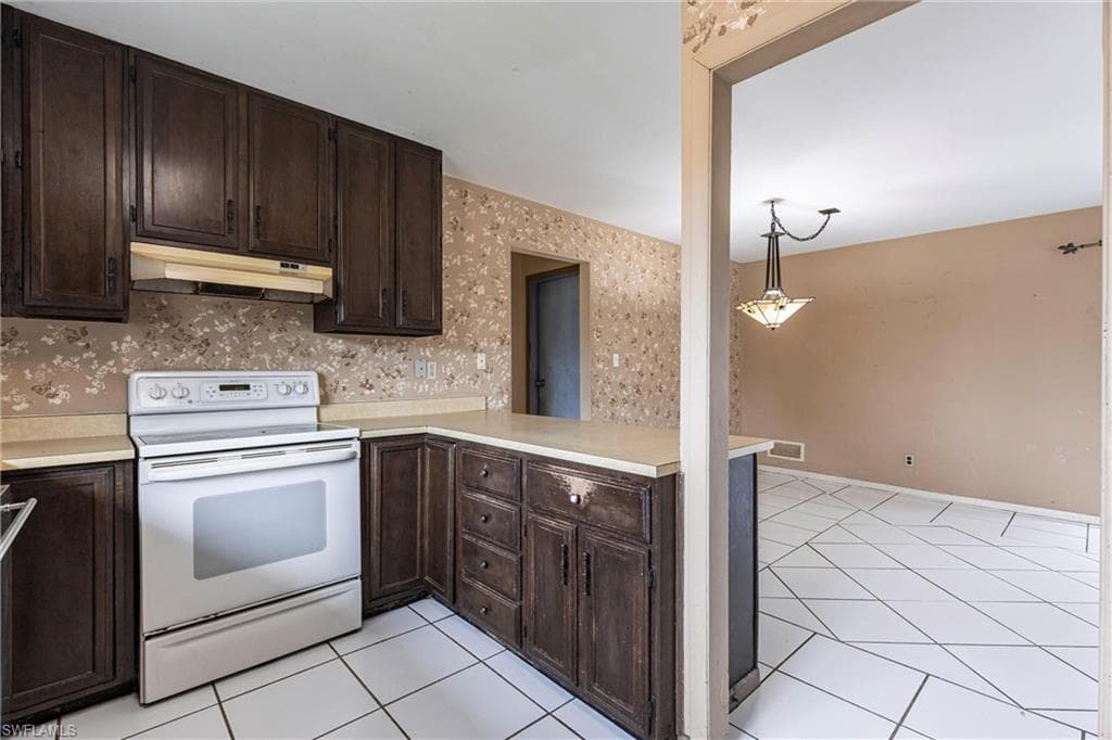 5449 27th Ave SW, Naples, FL 34116-6