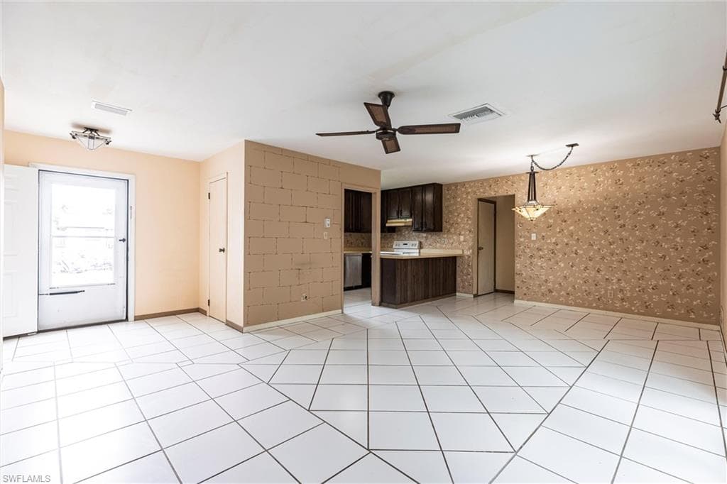 5449 27th Ave SW, Naples, FL 34116-7