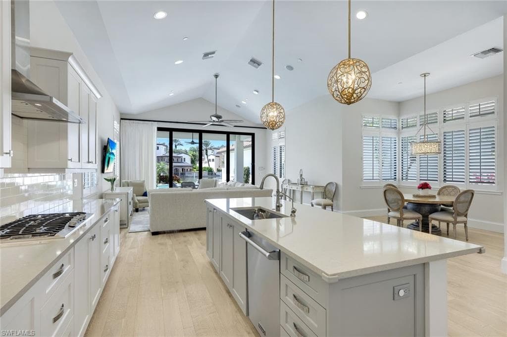 16484 Talis Park Dr, Naples, FL 34110-10