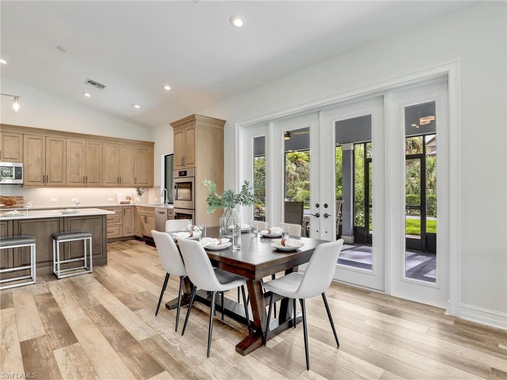 4445 5th Ave SW, Naples, FL 34119-9