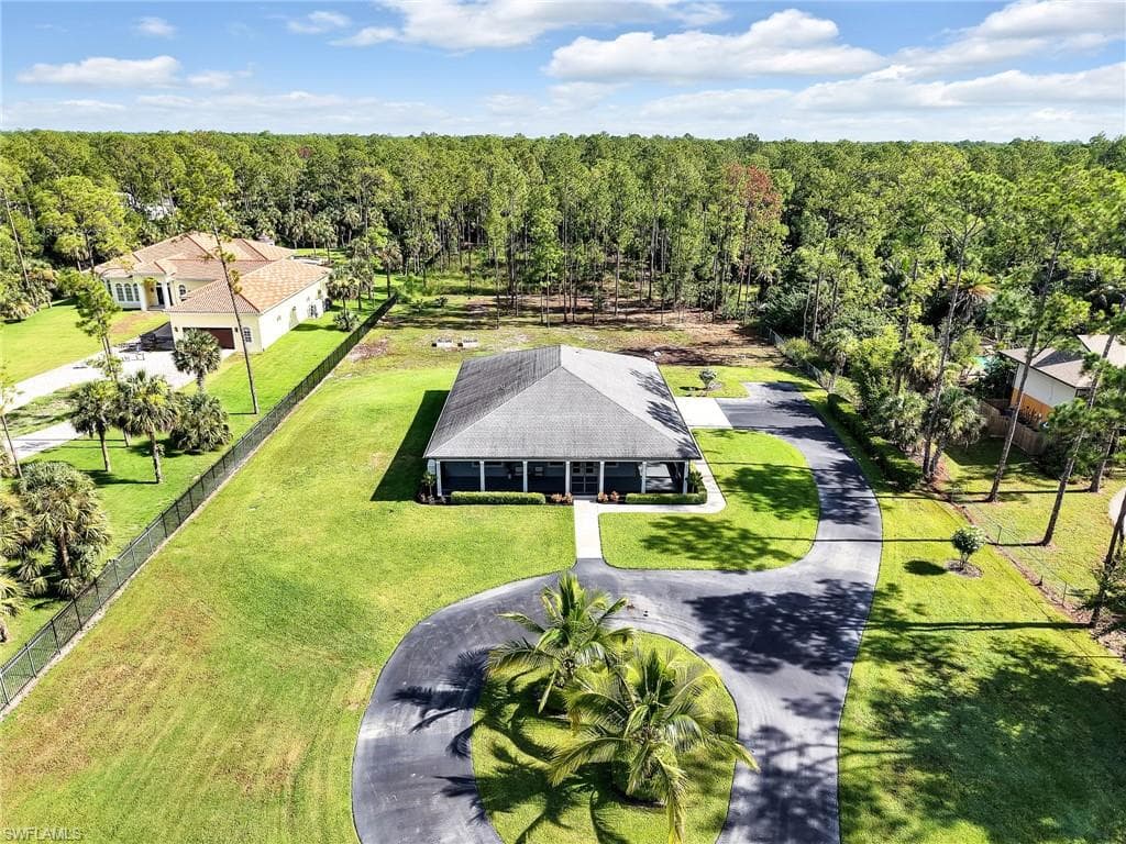 4445 5th Ave SW, Naples, FL 34119-1