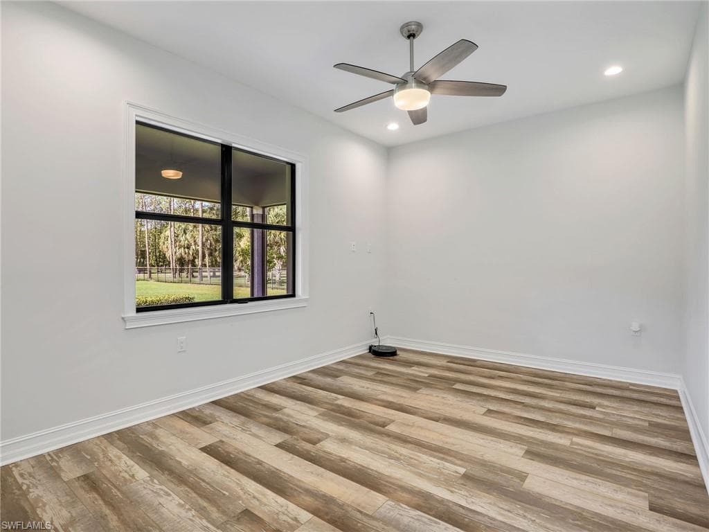 4445 5th Ave SW, Naples, FL 34119-28