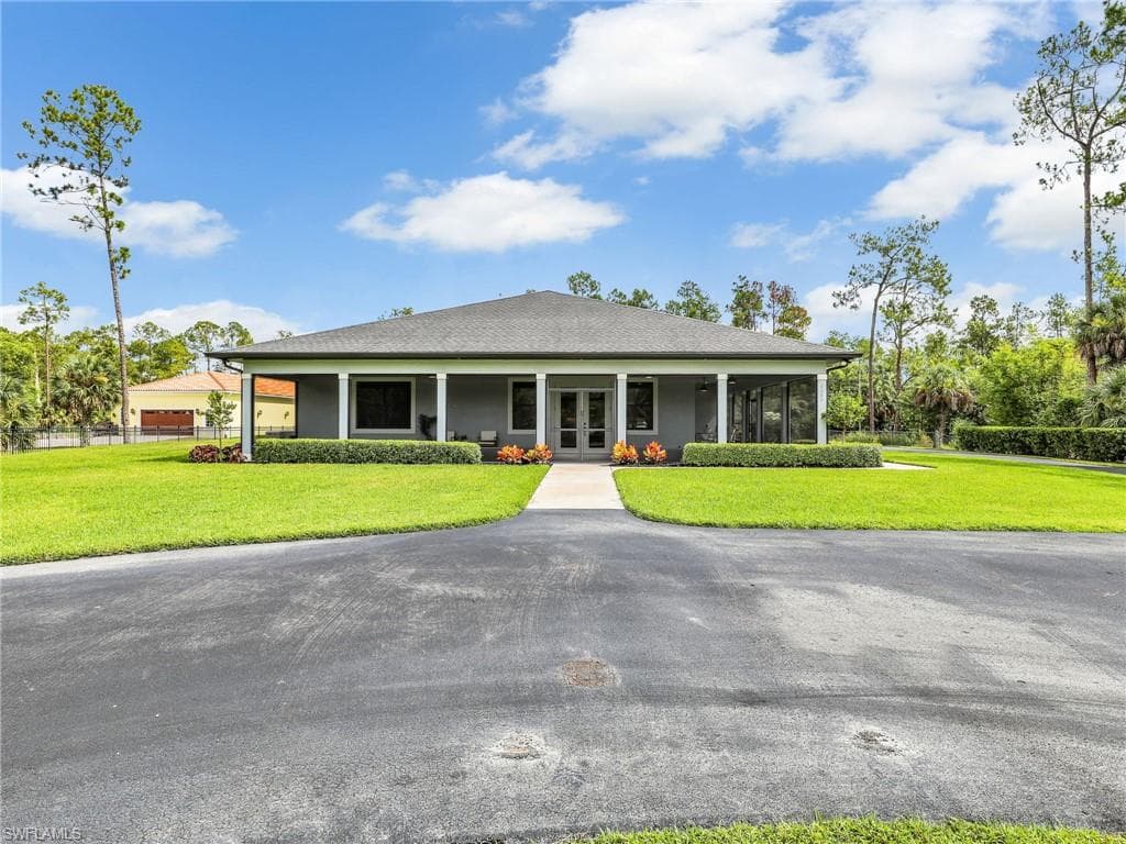 4445 5th Ave SW, Naples, FL 34119-35