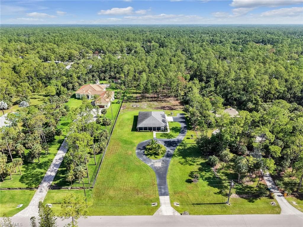 4445 5th Ave SW, Naples, FL 34119-38