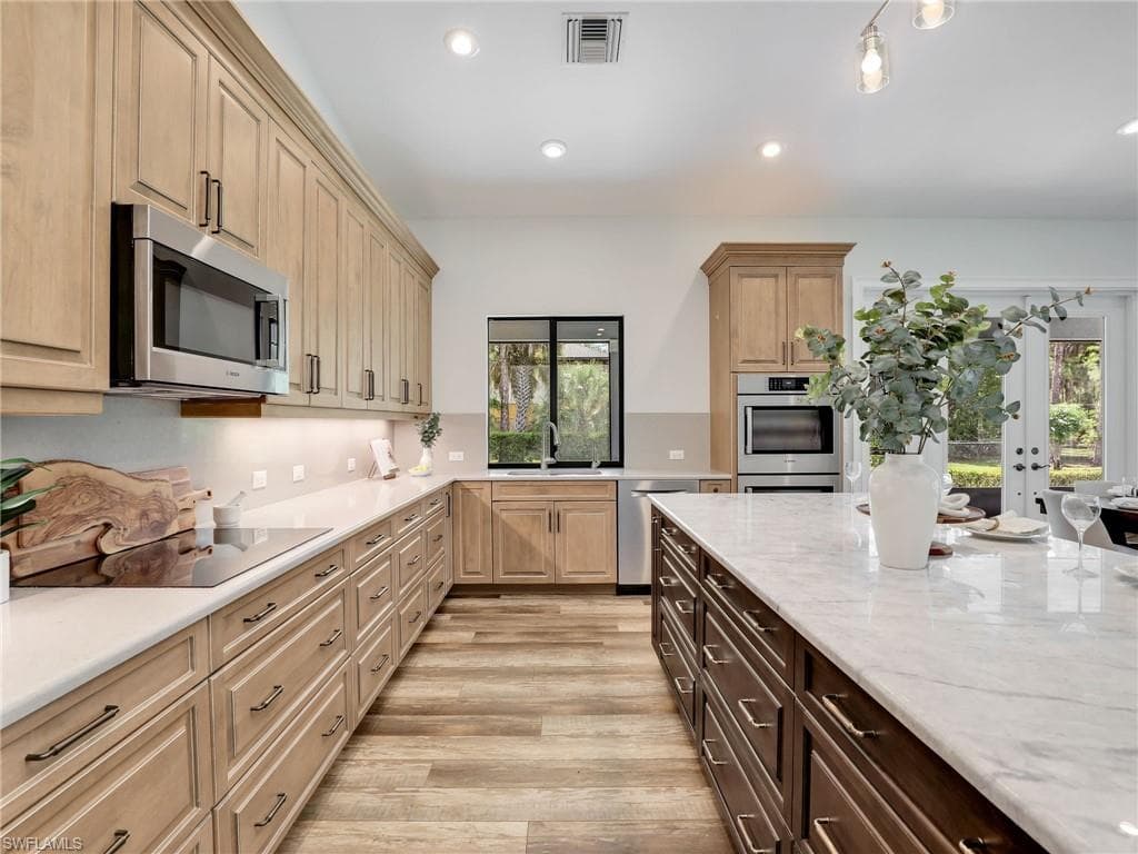 4445 5th Ave SW, Naples, FL 34119-7