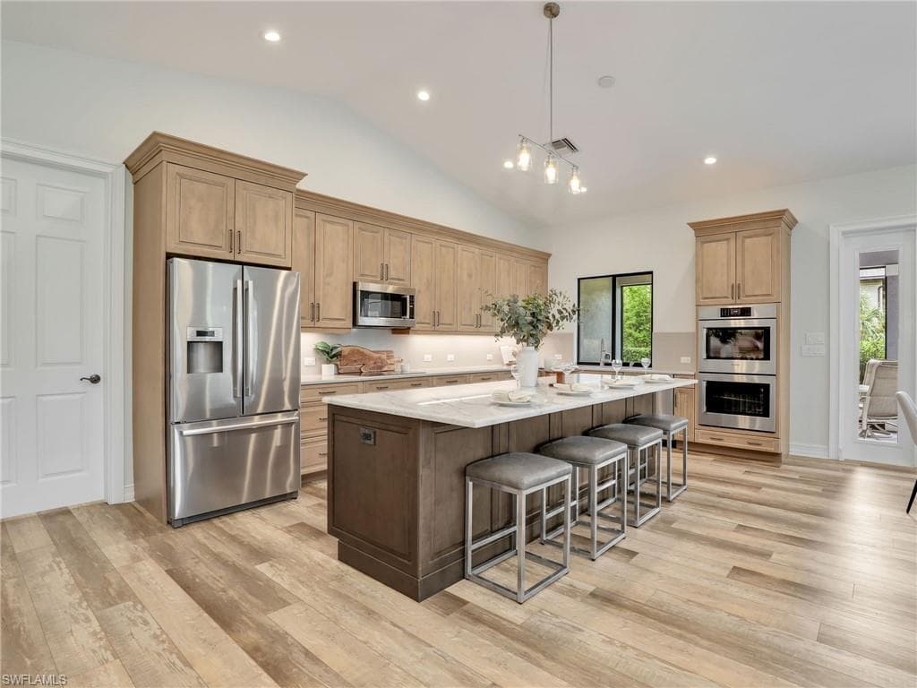 4445 5th Ave SW, Naples, FL 34119-8
