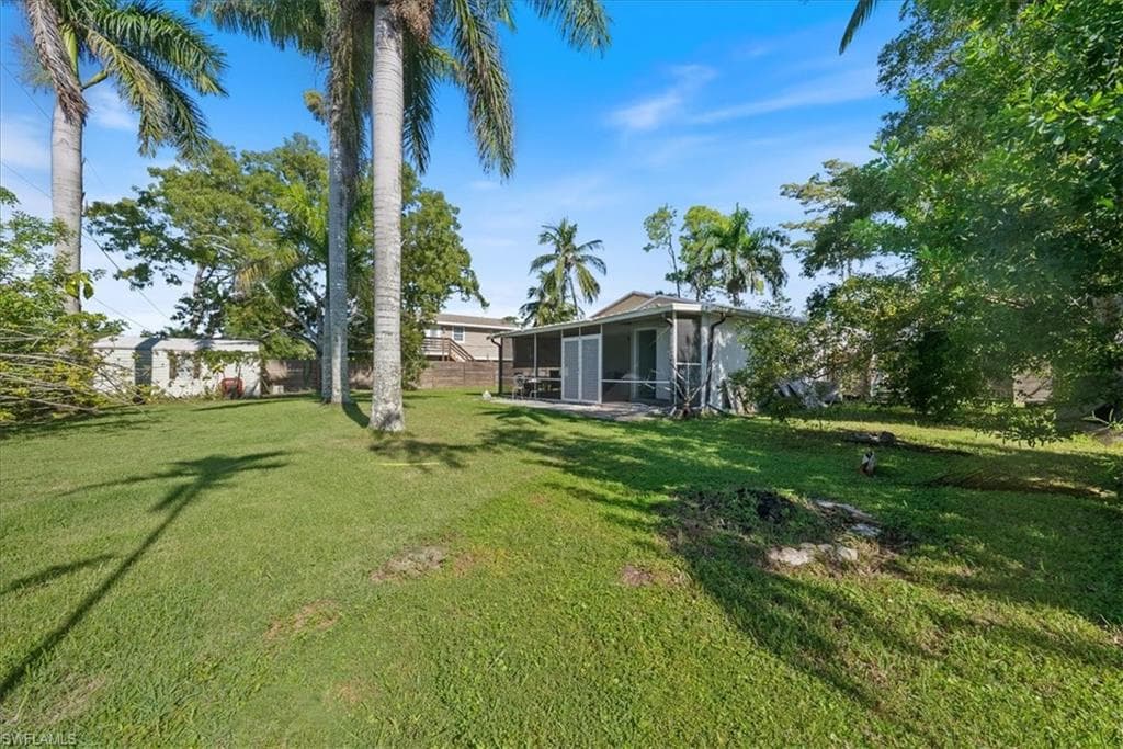 3024 Woodside Ave, Naples, FL 34112-11
