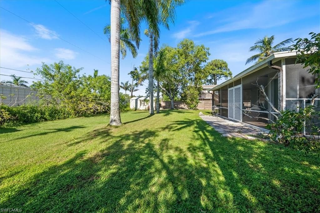 3024 Woodside Ave, Naples, FL 34112-14