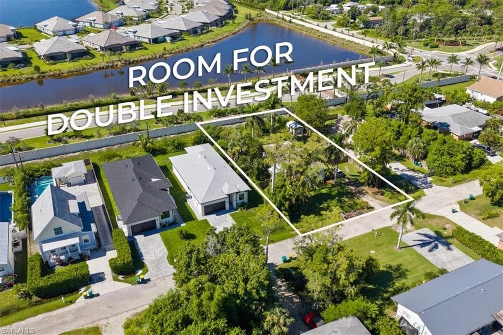 3024 Woodside Ave, Naples, FL 34112-1
