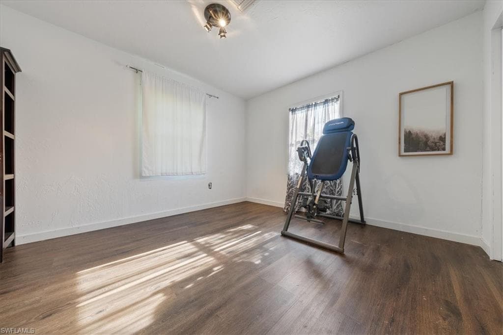 3024 Woodside Ave, Naples, FL 34112-20