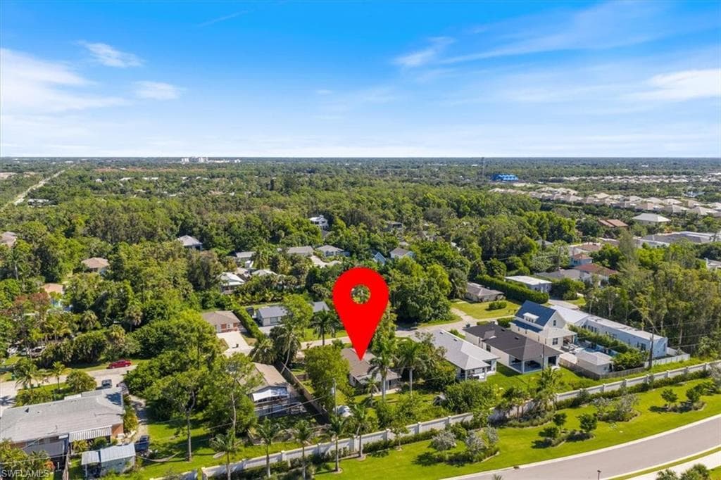 3024 Woodside Ave, Naples, FL 34112-32
