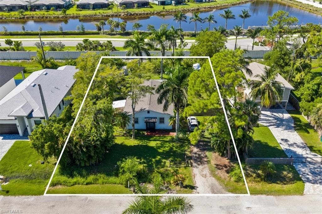 3024 Woodside Ave, Naples, FL 34112-4