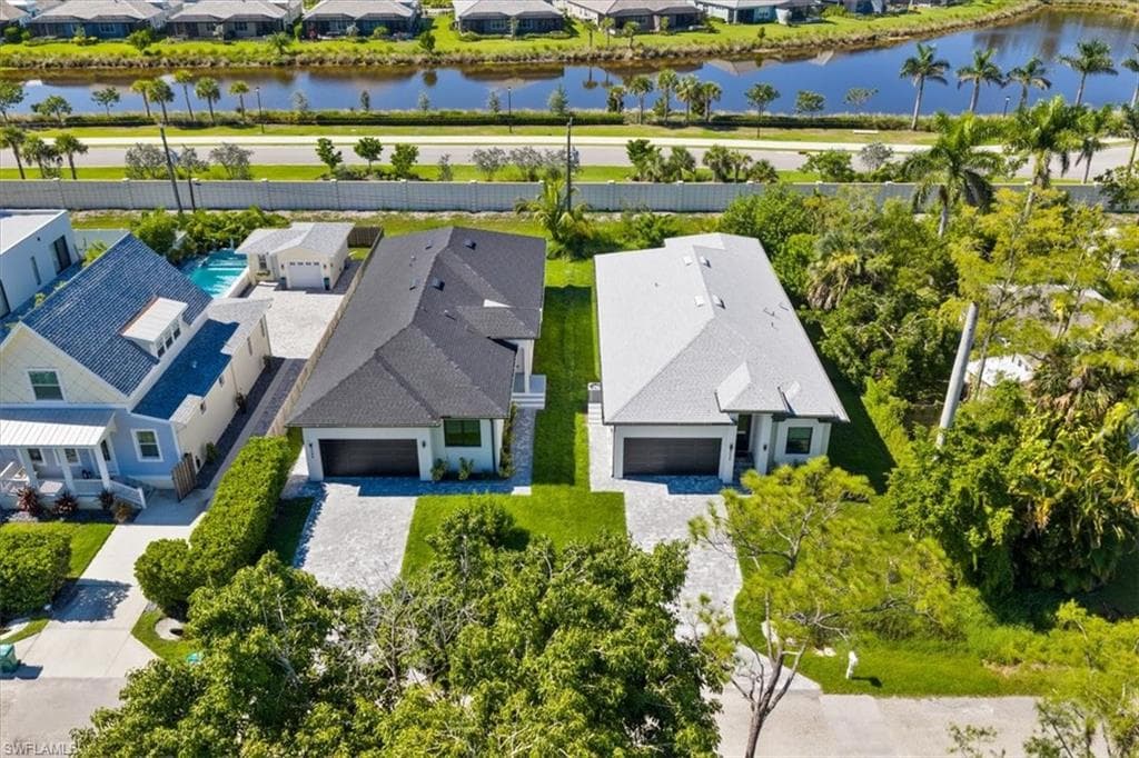 3024 Woodside Ave, Naples, FL 34112-8